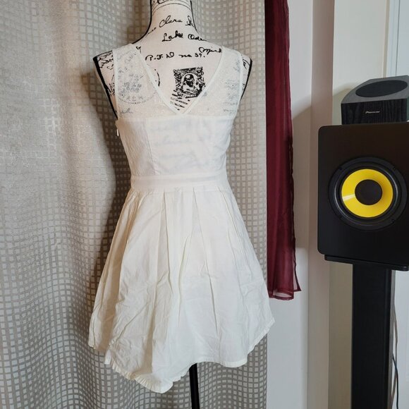 American Eagle Outfitters Ivory Color Skater Dress with Chiffon Eyelet - Picture 5 of 13